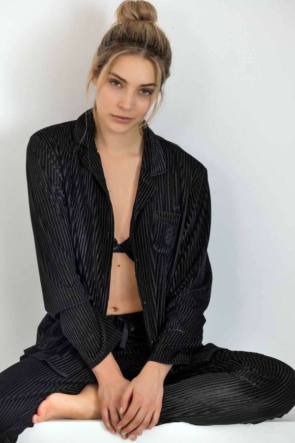 Ayyıldız 56153 Siyah Pijama Takımı. 1 Ayyıldız 56153 Siyah Pijama Takımı. 1
